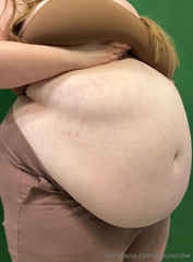 1690069650_whatre-yalls-thoughts-on-the-new-stretch-marks-i-real_5.mp4