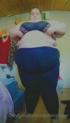 45214158_this-is-why-i-need-a-helping-hand-who-undresses-me-for-me_0.mp4
