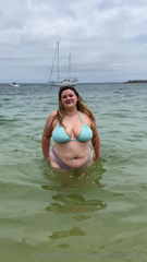 508124728_tiny-bikini-luscious-bbw-full-set-of-photos-and-videos-fr_14.m4v