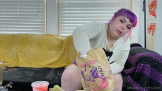 579668933_i-m-about-to-indulge-in-a-huge-pile-of-delicious-taco-bell_0.m4v