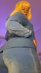 754174059_god-i-look-so-round_0.m4v