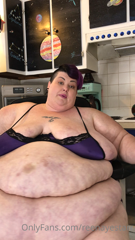 269773356_behind-the-scenes-after-the-intense-gluttony-plus-my-weight_0.m4v