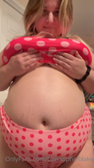 153843440_all-natural-this-morning-just-a-fat-turned-on-girl-and-her_1.m4v