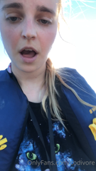 34725648_flashing-the-camera-when-i-finally-get-away-for-a-bit_0.m4v
