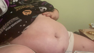 673731586_during-pizza-stuffing_0.mp4