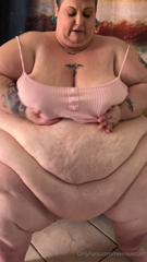 1552609485_i-just-love-how-massively-fat-my-big-blubbery-belly-and-my-h_0.mp4