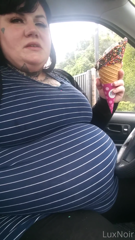 52766819_piggin-out-i-eat-alot-of-ice-cream-in-case-u-didnt-notice-h_0.m4v