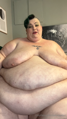 872879638_happy-new-year-from-your-heavy-and-hungry-feedee-can-wait-t_0.mp4