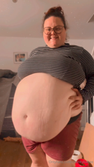 1036254674_tuesday-morning-jiggles-from-your-fav-little-feedee-the_0.mp4