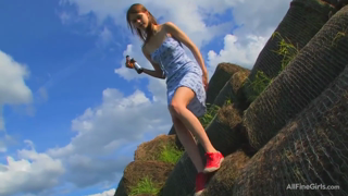 wowgirls.10.12.14.beata.hayloft.720p.mp4