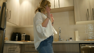 Stepmom Teaches You To Jerk It.mp4