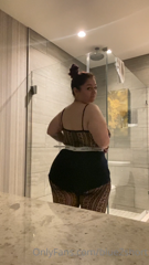 blue2short_My_thick_ass_getting_ready_to_“chill”_yesterday_😛_2253192179.mp4