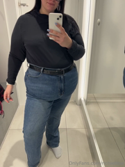 1491753618_i-love-changing-rooms-so-much-the-only-thing-missing-is-you_4.mp4