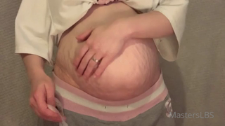 318374719_5-weeks-pregnant-belly-measurements-its-looking-big-alread_0.mp4