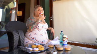 46686776_donuts-binge-with-condensed-milk-is-the-best-sunday-hd-v_0.mp4