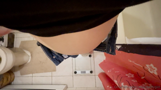 932136344_happy-valentines-day-my-stomach-is-about-to-burst-i_4.mp4