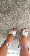 372369531_white-toes_0.mp4