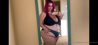 431154123_bikini-mirror-video-selfie_0.mp4