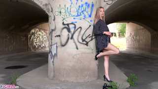Sisi_-_Sisi_Under_The_Bridge_-_2020-05-08h.mp4
