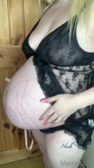 416417660_watch-me-measure-my-growing-bump-for-you-do-you-think-its_0.m4v