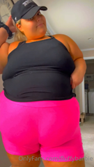 180582810_tight-outfit-in-slow-mo-trying-not-to-get-caught-showing-off_0.m4v