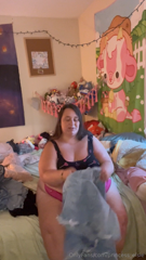 1168756943_my-jean-shorts-from-last-year-r-sooo-tight_0.mp4