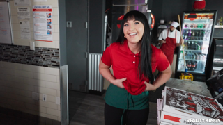 Aleksa Mink -  Big Brat Pizza Shop.mp4