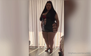 722561646_some-pics-and-clips-from-my-recent-smoking-heels-video_5.m4v