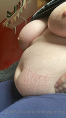 207319936_hmmmm-can-you-imagine-how-much-jigglier-this-belly-will-be-w_0.m4v