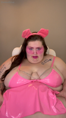 825543572_good-little-piggy_1.mp4