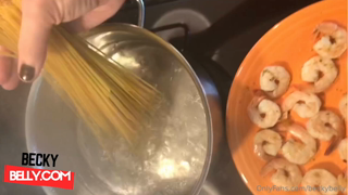 740957117_are-you-craving-something-spicy-and-flavorful-for-dinner-ton_0.mp4