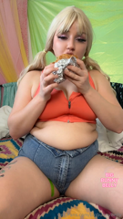 837642536_full-5guys-stuffing-video-i-was-super-hungry-and-just-stuff_0.m4v