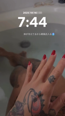 azumi's red nails.mp4