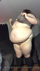 297839065_trying-on-a-tight-outfit_0.m4v