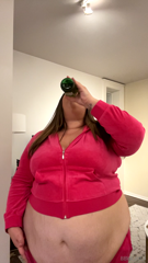 1481656075_last-night-just-vibing-with-my-belly-out_0.mp4