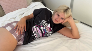 Ally03_-_Heftig_-_STIEFVATER_nimmt_mich_PERVERS_ran.mp4