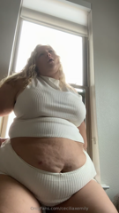 1514318394_belly-button-tease-playi-love-the-way-my-belly-button-pops_0.mp4