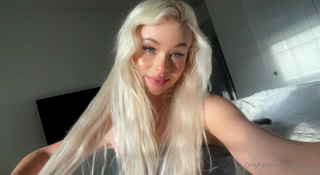 1146446680_waiting-for-you-are-you-horny-too-dm-me_0.mp4