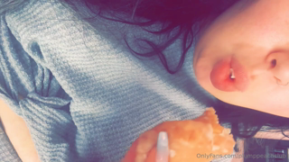 706262658_yum-yums-are-my-favourite_0.m4v