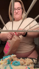 96059541_fridge-pov-random-2am-impromptu-cake-stuffing-random-mixin_0.m4v