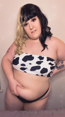 115921747_happy-moooonday-watch-me-show-off-my-body-in-these-fun-tea_1.mp4