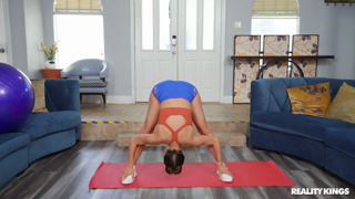 Alexis Fawx - Work Out Or Put Out.mp4