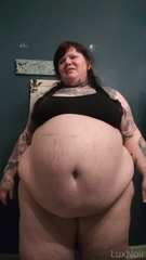 102171231_a-little-fat-struggle-xo_0.m4v