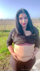 1470815647_look-at-my-big-fat-belly-while-i-do-this-mukbang-in-public_0.mp4