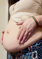 816978950_what-would-you-do-if-you-saw-all-this-tummy_0.m4v