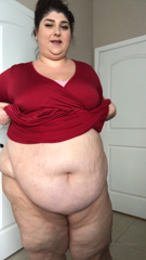 16691874_i-just-realized-i-turned-the-dress-into-a-shirt_0.mp4