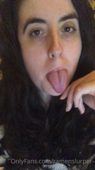 63806038_i-cant-sleep-here-is-a-face-reveal-for-putting-up-with-me_0.m4v