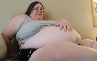 1006202911_i-found-some-shirts-that-used-to-fit-me-when-i-was-much-muc_1.mp4