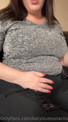 570069395_post-lunch-belly-yes-i-know-i-need-to-cut-the-dogs-nails_0.m4v