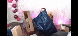 391004562_its-my-birthday-at-the-end-of-next-month-if-you-feel_0.mp4